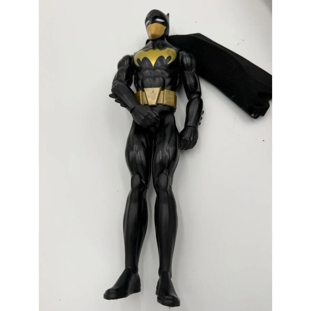 Spin Master DC Batman Bat-Tech Batmobile w/ 12